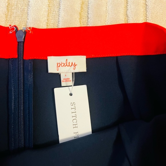 Elegant large navy and red skirt by Pixley with scallop bottom - Picture 3 of 5